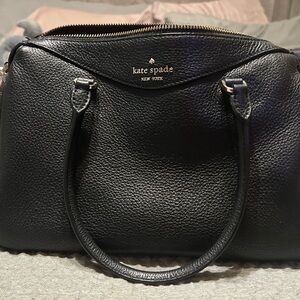 Kate Spade purse -black- good like new condition
